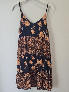 Mittoshop Black And Tan Floral Print Dress